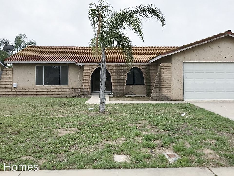 2nd image of 2225 Moir Dr