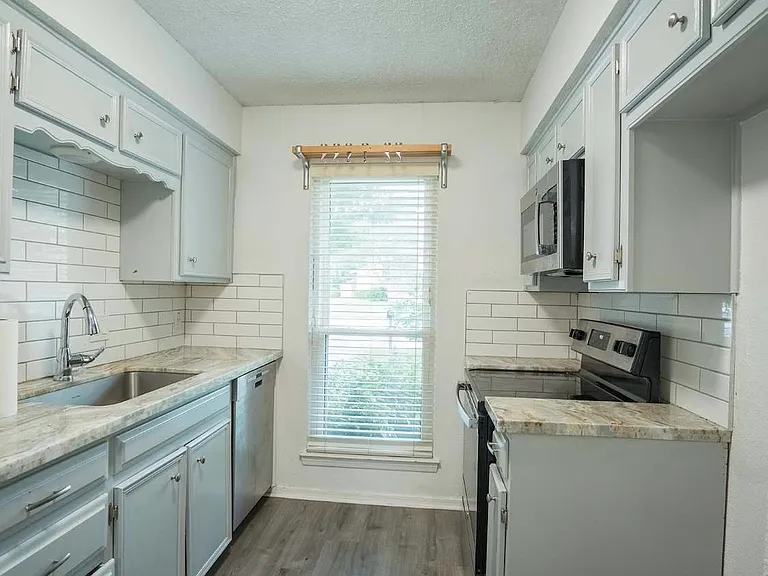 2722 Westchester Dr #2722 — Photo 12