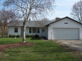 9474 Round Lake Rd, Laingsburg, MI 48848