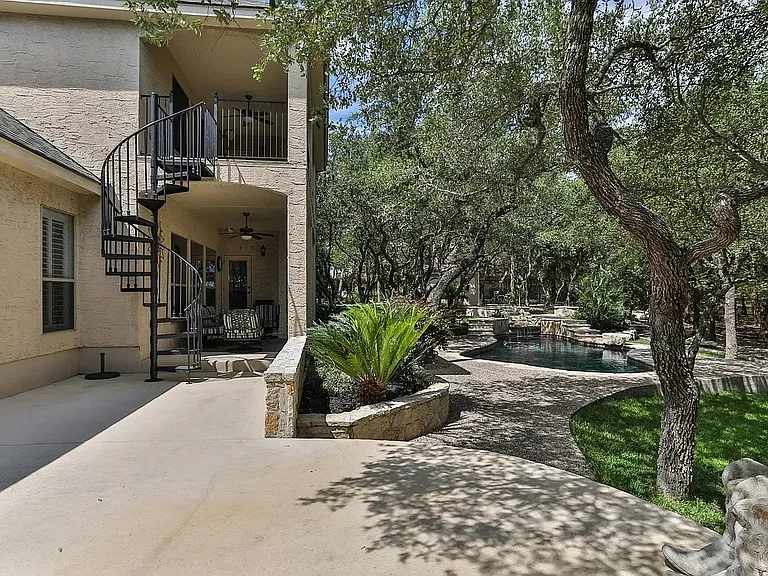 25815 Mount Carillon — Photo 32