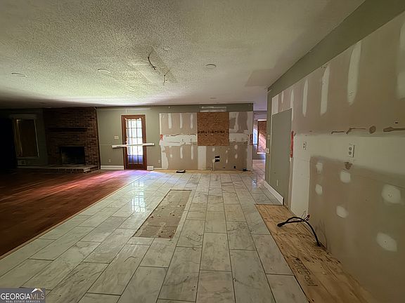 3rd image of 235 Butler Bridge Dr