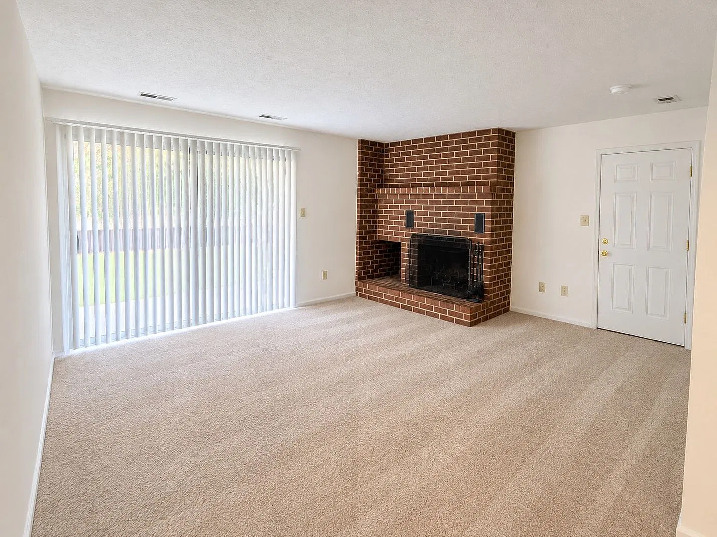 2 bedroom / 2 bathroom - Governors Square — Photo 4