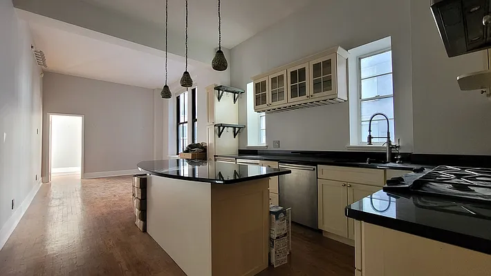 Rented by Julien Aractingi, LREB | media 14