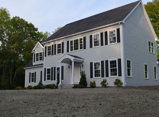 230 South St, Medfield, MA 02052