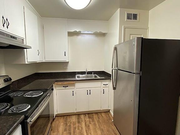 2nd image of 1228 Floribunda Ave APT 8