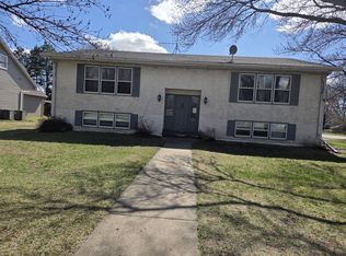 624 W 5th St APT 2, Monticello, MN 55362