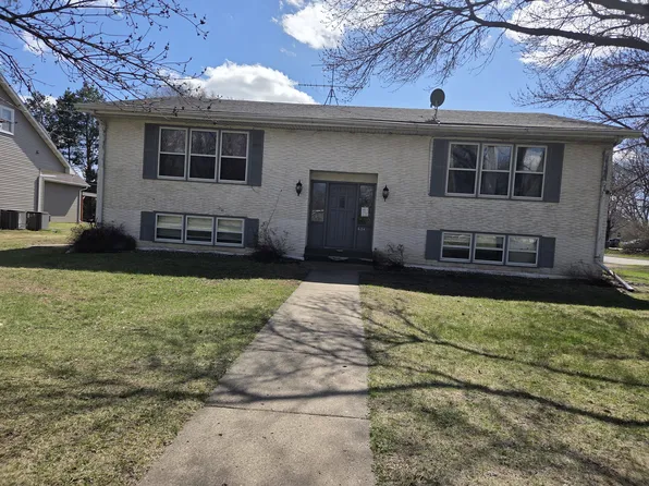 624 W 5th St APT 2, Monticello, MN 55362