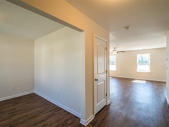 2nd image of 116 Roswell Dr W