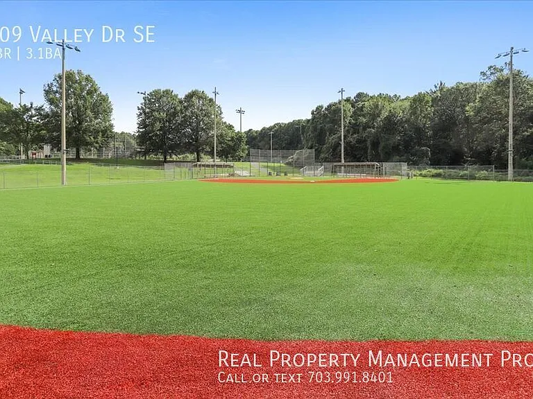 609 Valley Dr SE — Photo 40
