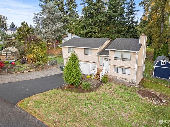 4th image of 9401 157th Street E