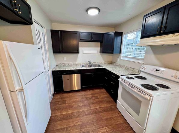 1201 Leonard St APT 10