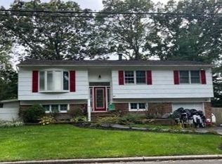 37 Browning Dr, Greenlawn, NY 11740