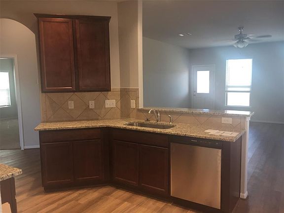 4th image of 3003 Royal Albatross Dr