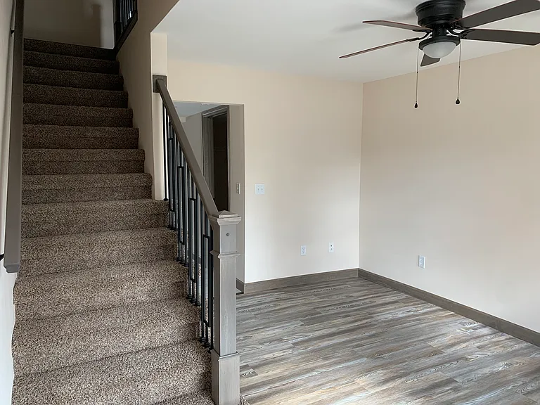 308 Meadow Dr — Photo 5