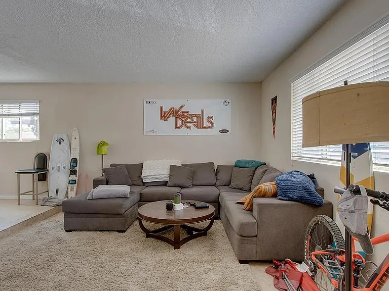 618 E Wesleyan Dr — Photo 4