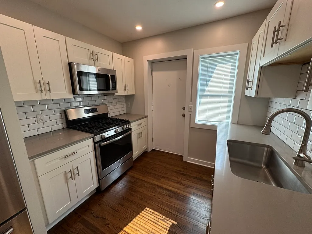 1 bed, 650 sqft, $995 — Photo 3
