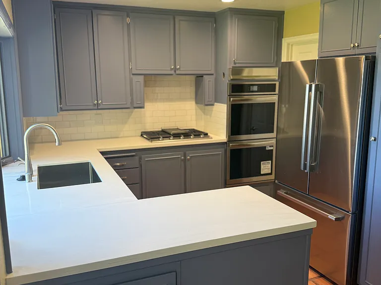 970 Springfield Dr — Photo 2