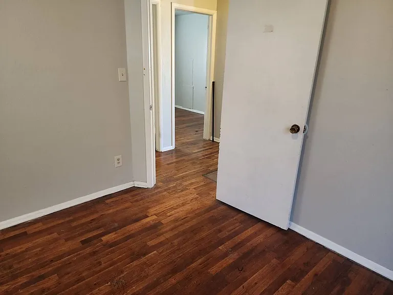 3932 SW 23rd St — Photo 12