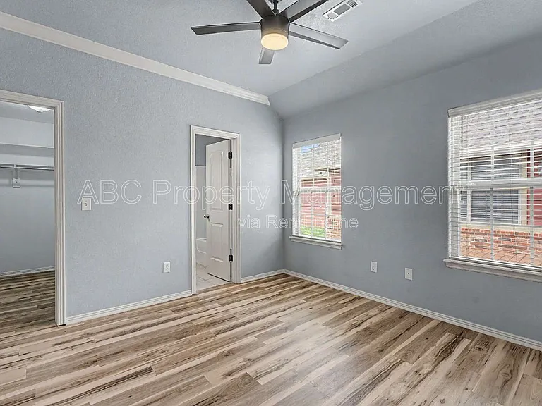 3801 SW Gibson Ave — Photo 8