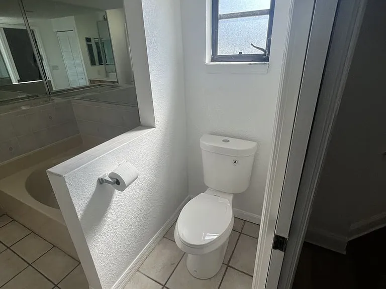 2092 Rio De Janeiro Ave — Photo 17