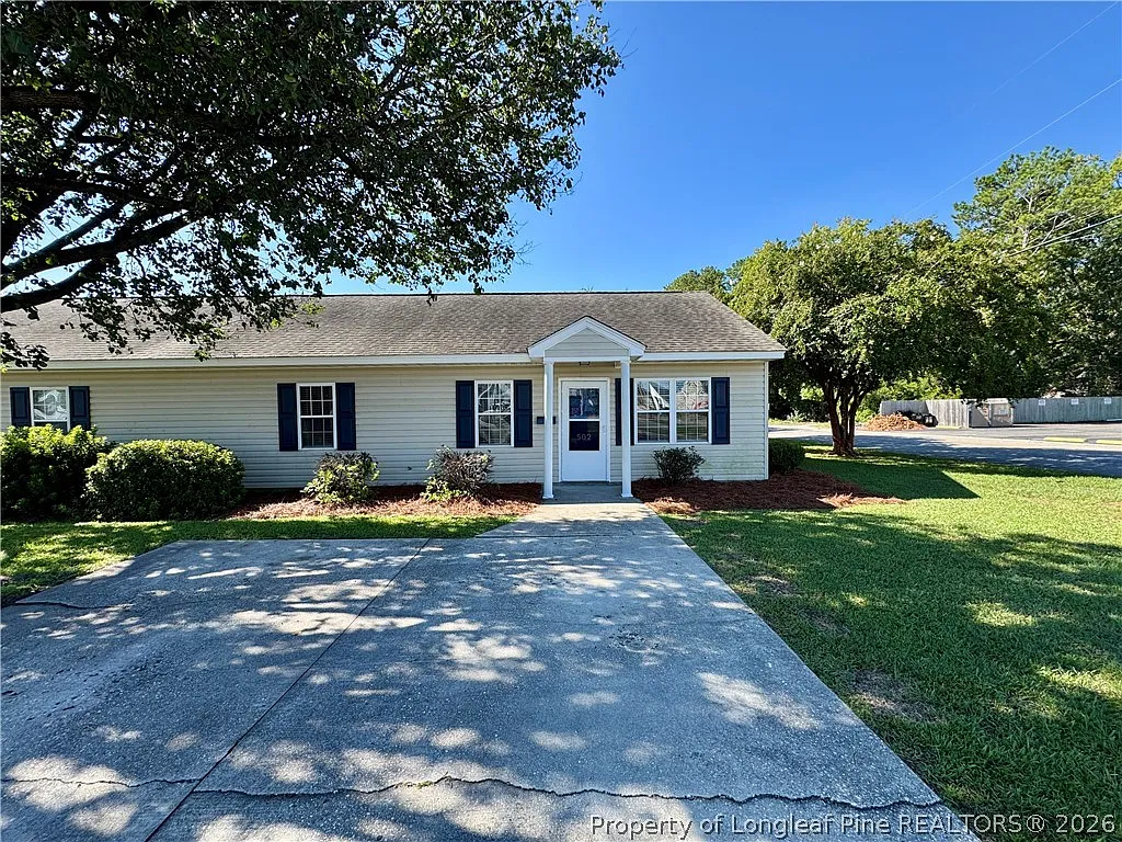 2 bed, 1.0 bath, 1026 sqft, $1,290 — Photo 3