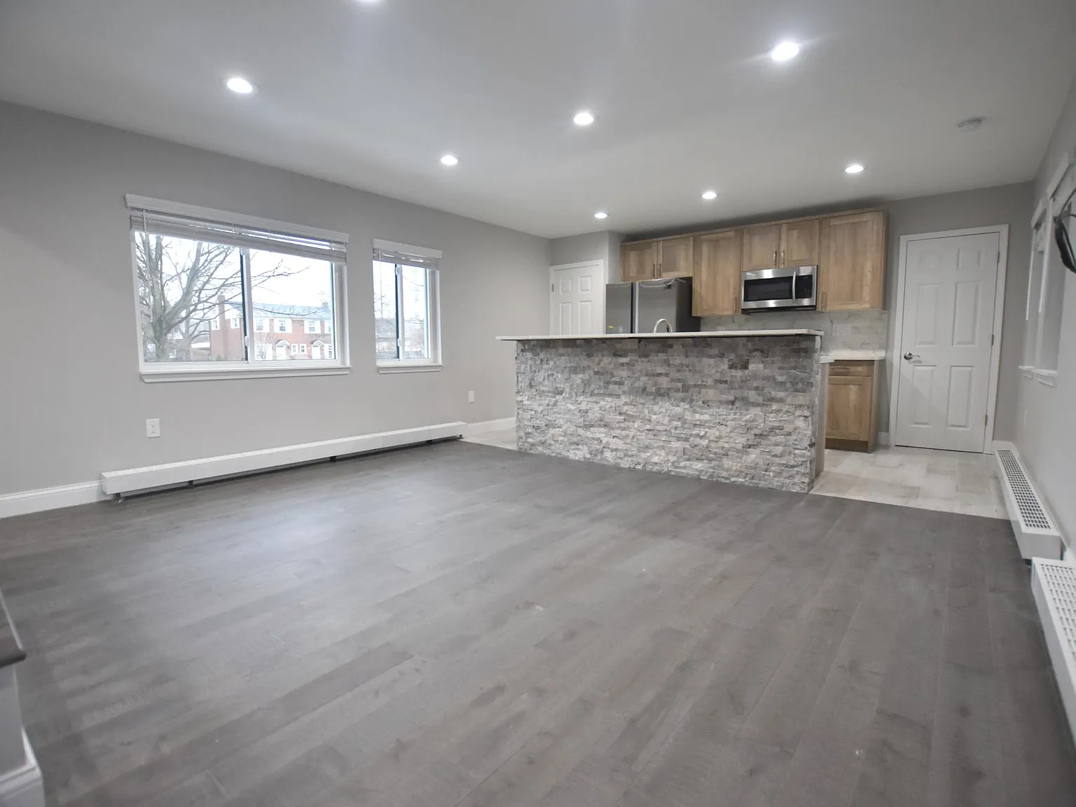2325 W Thirteen Mile Rd — Photo 4