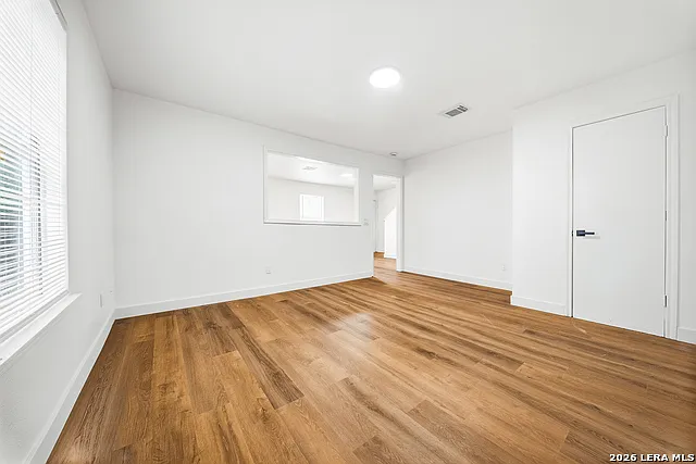 7664 Oak Chase — Photo 5