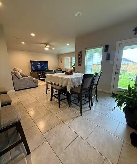 3907 Sparkman Ln — Photo 3