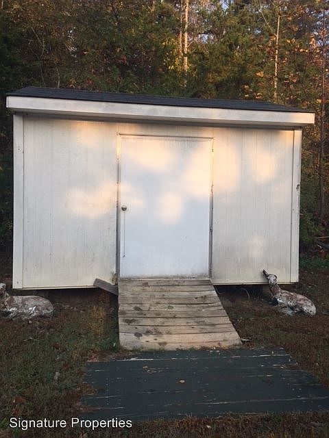 2nd image of 1018 Bench Ln