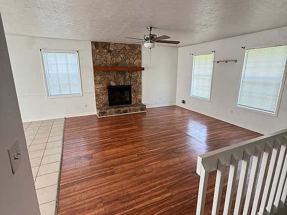 4th image of 1809 Shadyleaf Ct SW