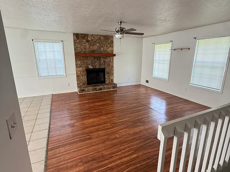 1809 Shadyleaf Ct SW — Photo 4