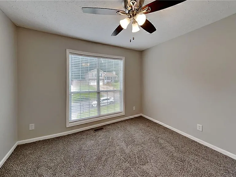 5333 Highpoint Rd — Photo 9