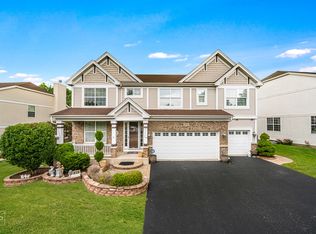 275 Heritage Woods Dr, West Chicago, IL 60185