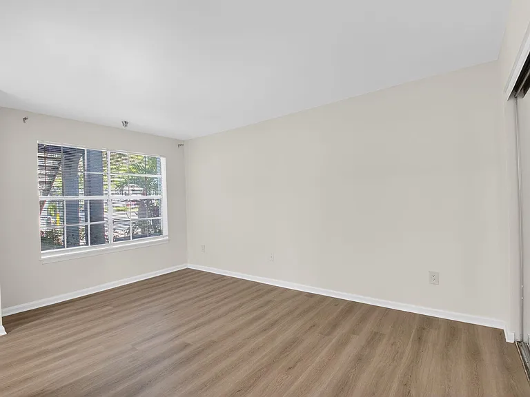 2175 Crystal Way #G — Photo 12