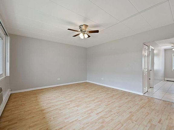 4th image of 7834 W 95th St #2K