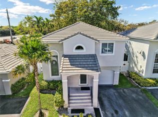 9913 NW 2nd St, Plantation, FL 33324