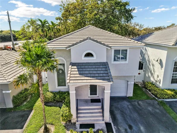 9913 NW 2nd St, Plantation, FL 33324