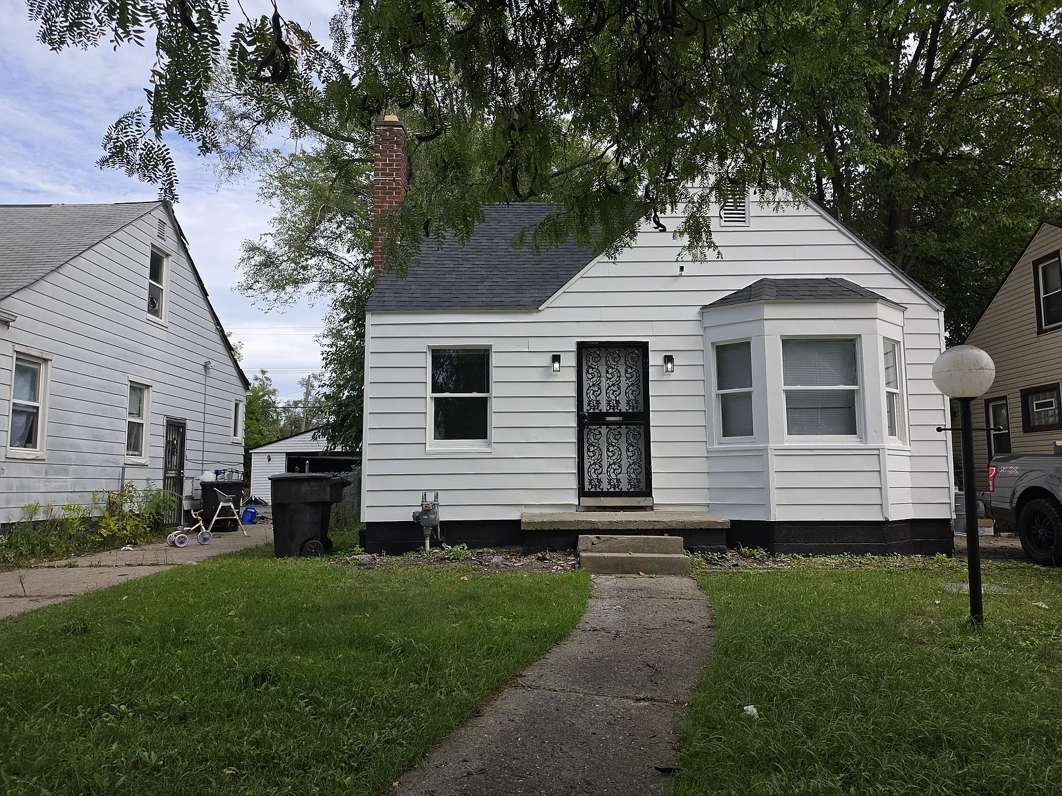 3 bed, 1020 sqft, $1,350 — Photo 1
