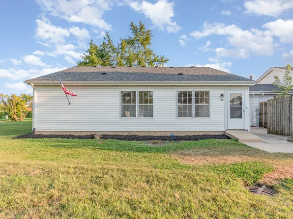 4H Fernwood Dr, Bolingbrook, IL 60440