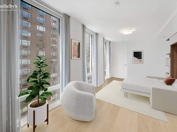 15 West 61st Street 16D image 3 of 14