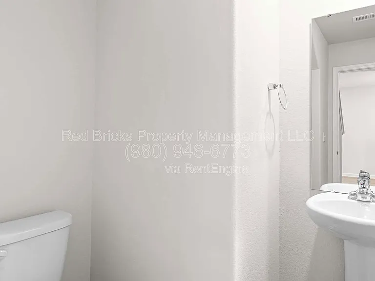 1157 Nia Rd — Photo 10