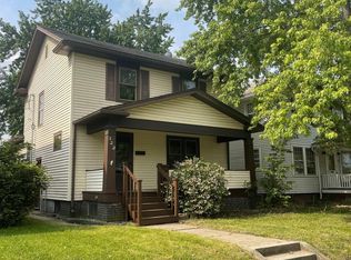 322 E Lexington Ct, Fort Wayne, IN 46806