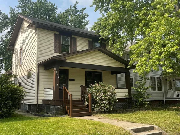 322 E Lexington Ct, Fort Wayne, IN 46806
