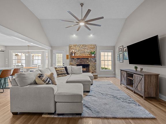 2nd image of 2008 Red Mountain Rd