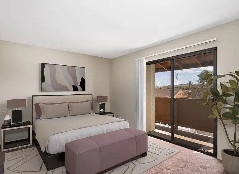 Las Flores Gardens Apartments — Photo 6