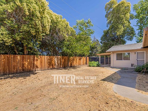 5th image of 9137 Rosewood Dr