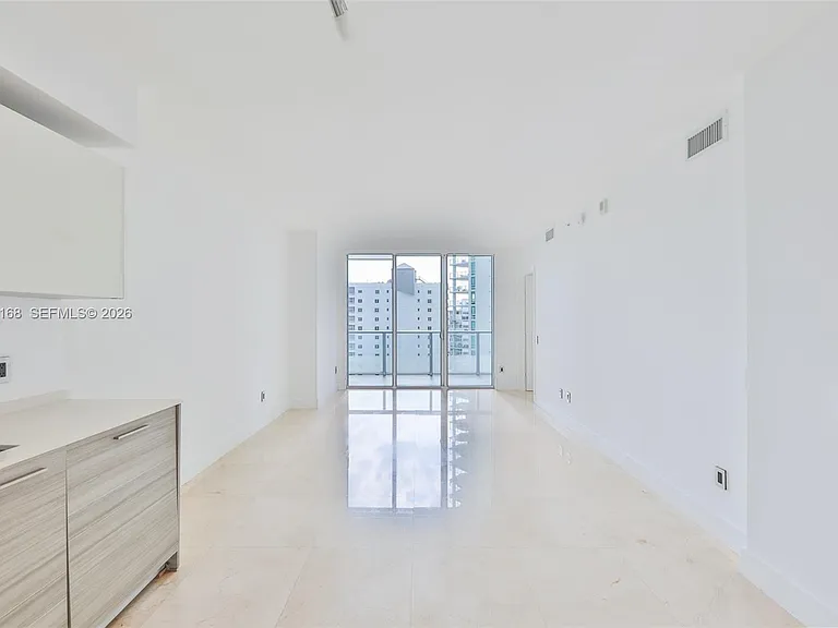 1300 Brickell Bay Dr #1206 — Photo 4