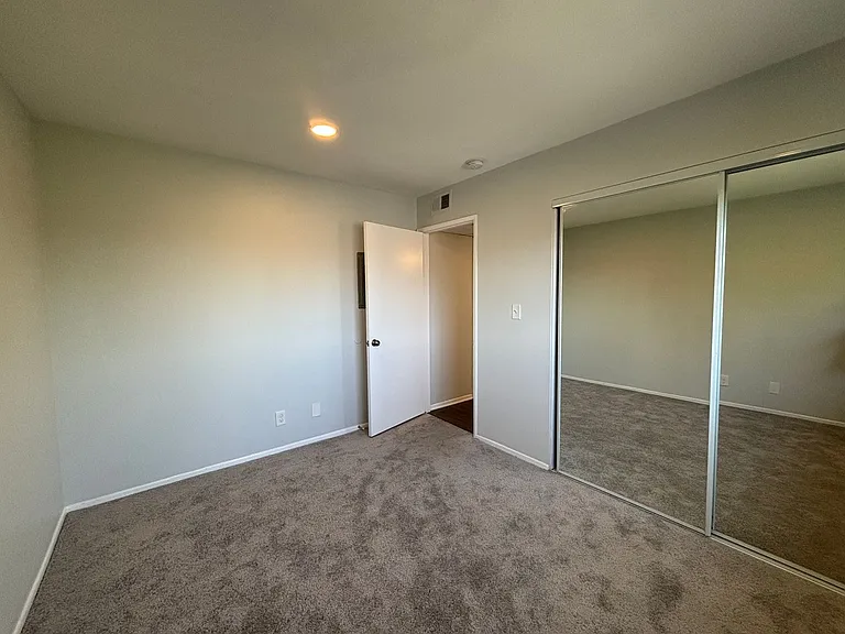 951 S. Oxford Ave. — Photo 73