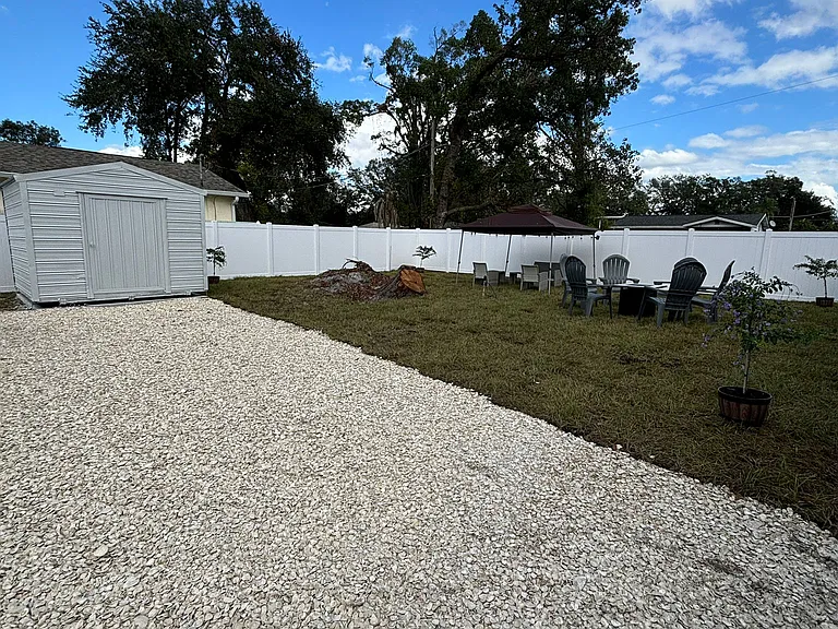 8102 N Newport Ave #A — Photo 3