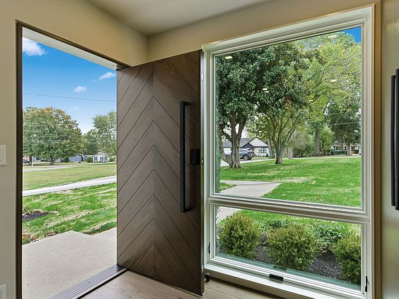 2nd image of 103 Walnut Dr